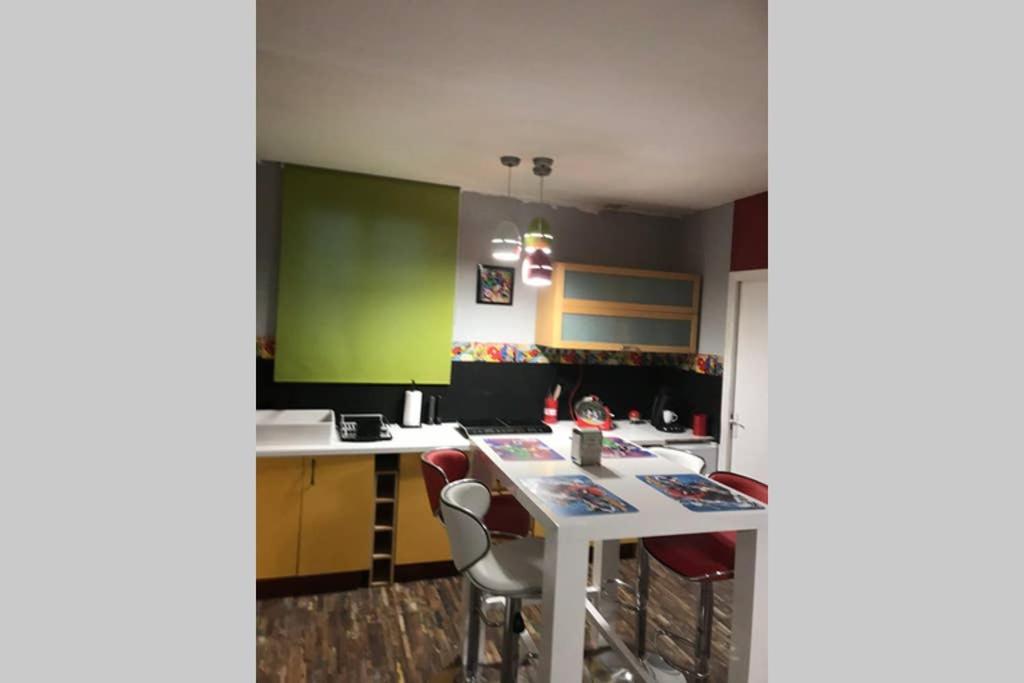 Appartement Style Pop Art Avec Garage Centre Historique Beziers Ngoại thất bức ảnh