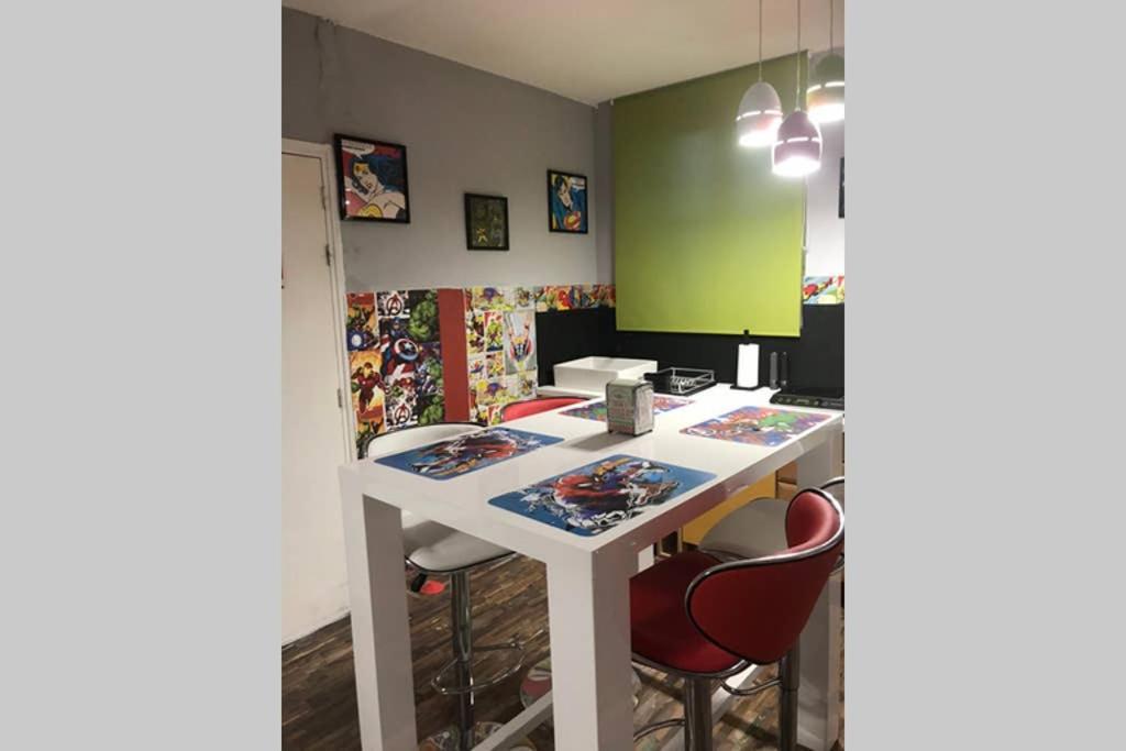 Appartement Style Pop Art Avec Garage Centre Historique Beziers Ngoại thất bức ảnh