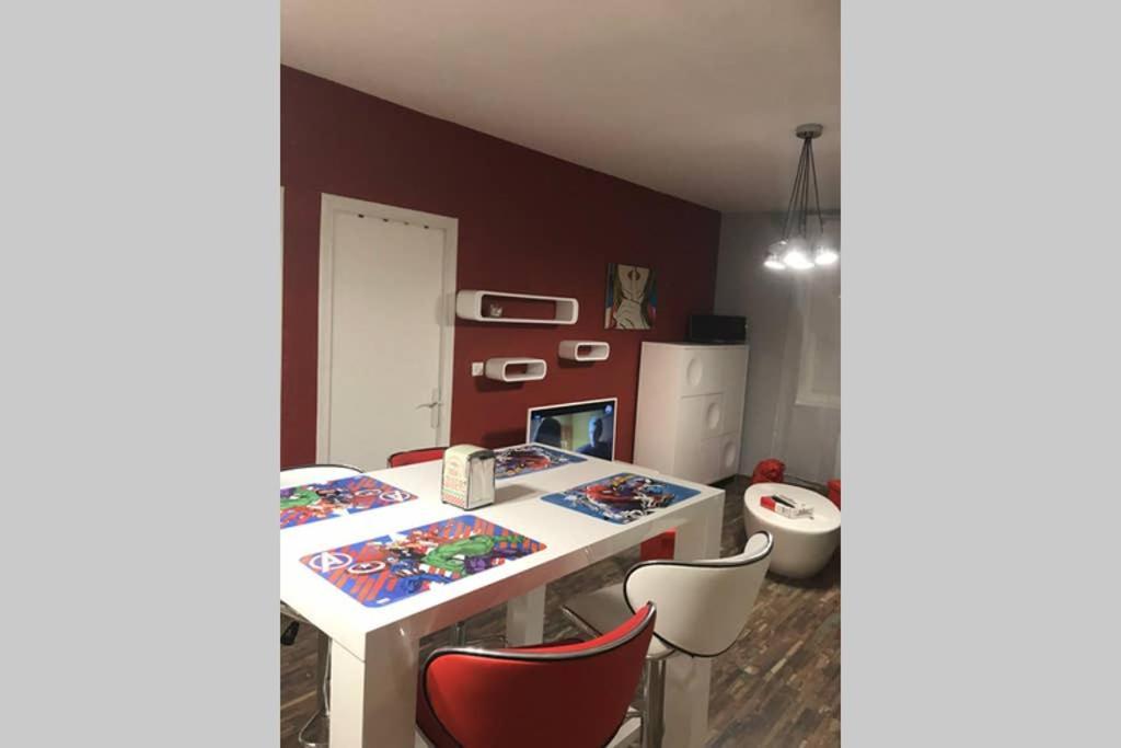 Appartement Style Pop Art Avec Garage Centre Historique Beziers Ngoại thất bức ảnh
