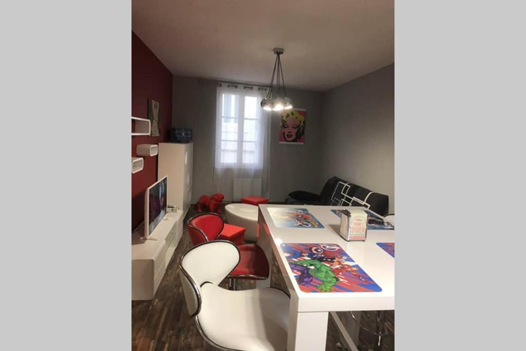 Appartement Style Pop Art Avec Garage Centre Historique Beziers Ngoại thất bức ảnh