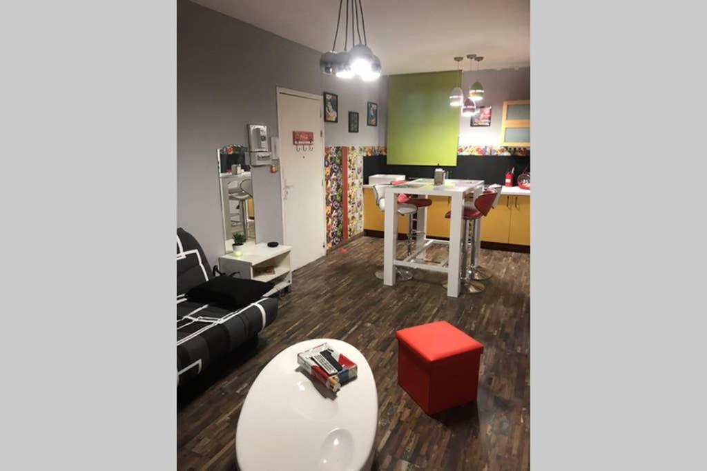 Appartement Style Pop Art Avec Garage Centre Historique Beziers Ngoại thất bức ảnh